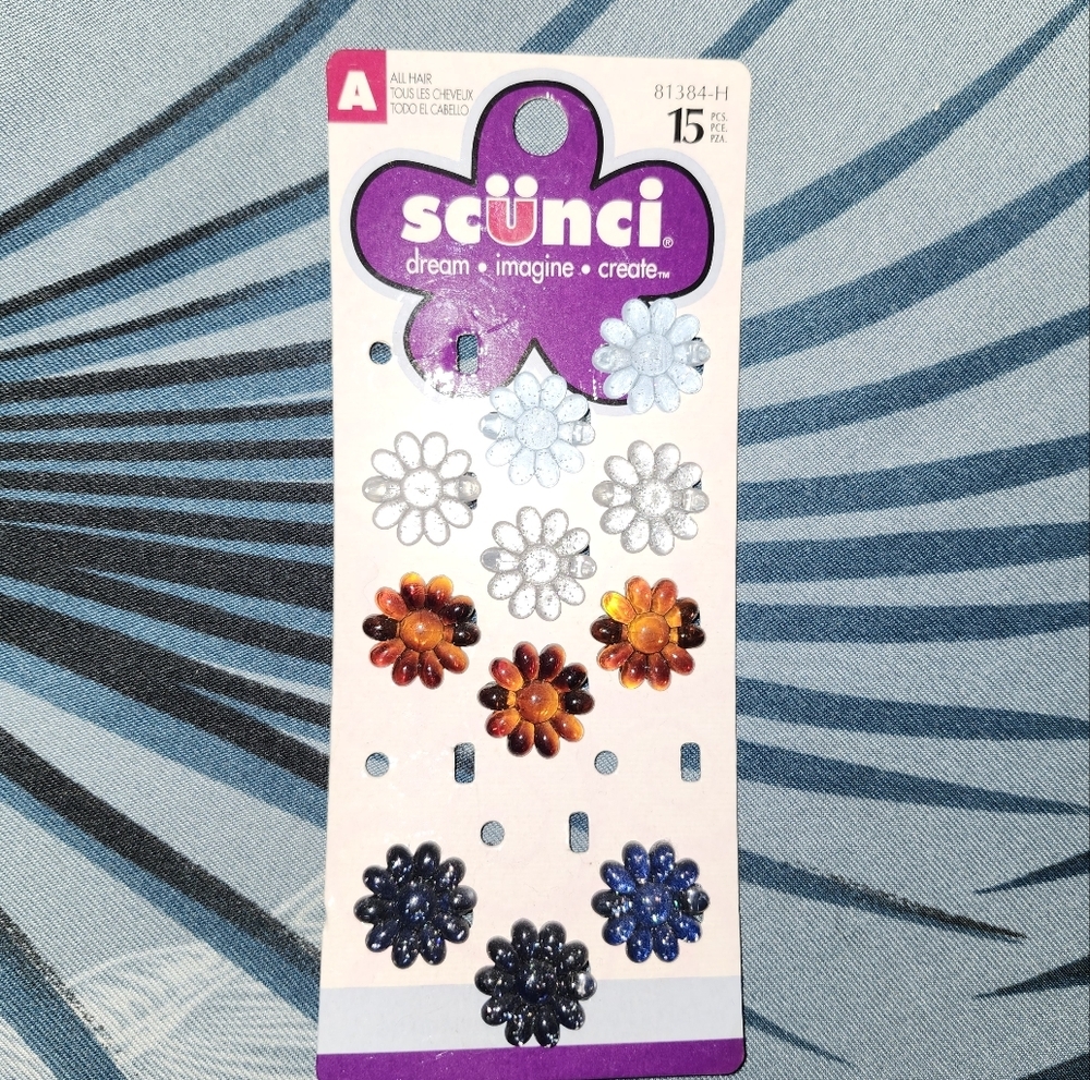 Scunci Hair Clips 12 Pieces New Old Stock